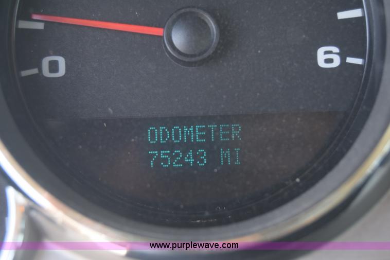 image for item L3777 2007 Chevrolet Silverado 2500HD Crew Cab pickup truck