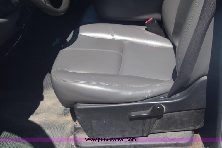 image for item L3777 2007 Chevrolet Silverado 2500HD Crew Cab pickup truck