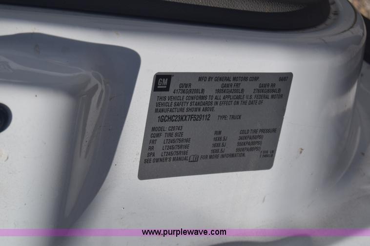 image for item L3777 2007 Chevrolet Silverado 2500HD Crew Cab pickup truck