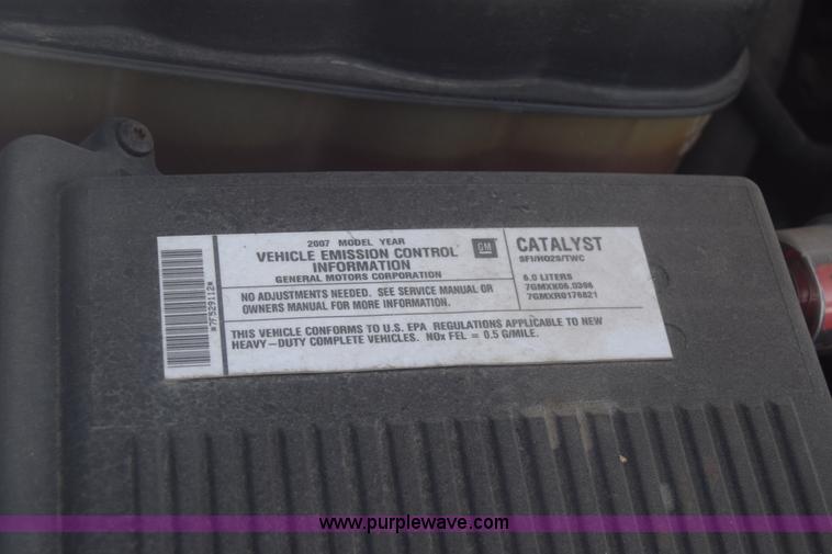 image for item L3777 2007 Chevrolet Silverado 2500HD Crew Cab pickup truck