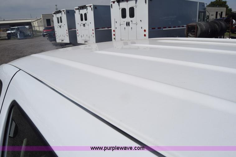 image for item L3777 2007 Chevrolet Silverado 2500HD Crew Cab pickup truck