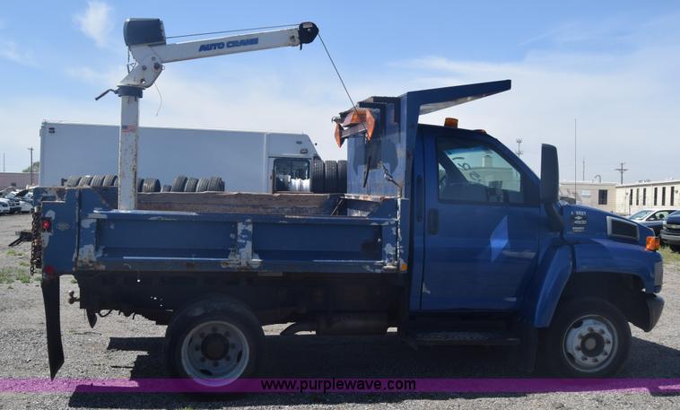 image for item L3778 2003 Chevrolet C4500 dump truck