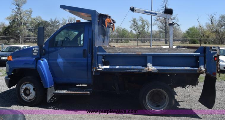 image for item L3778 2003 Chevrolet C4500 dump truck