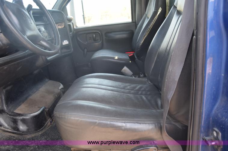 image for item L3778 2003 Chevrolet C4500 dump truck