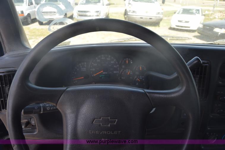 image for item L3778 2003 Chevrolet C4500 dump truck