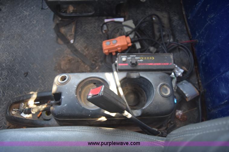 image for item L3778 2003 Chevrolet C4500 dump truck