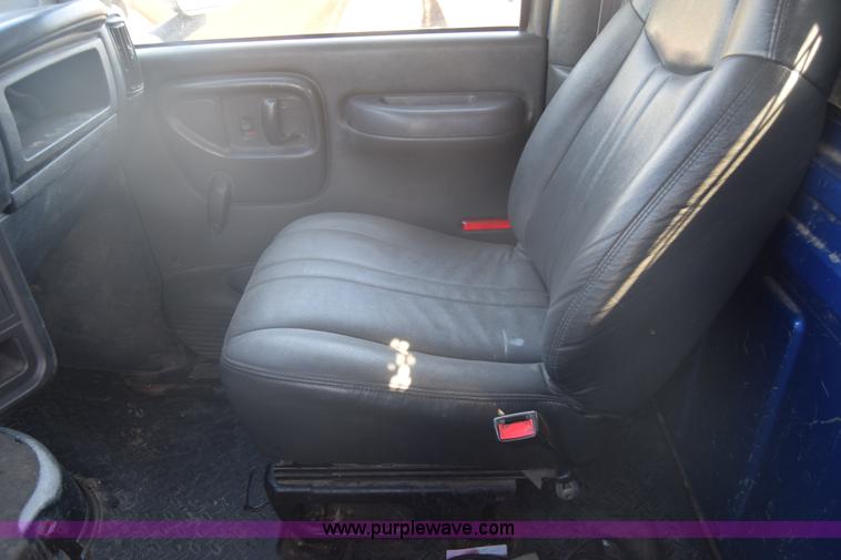 image for item L3778 2003 Chevrolet C4500 dump truck