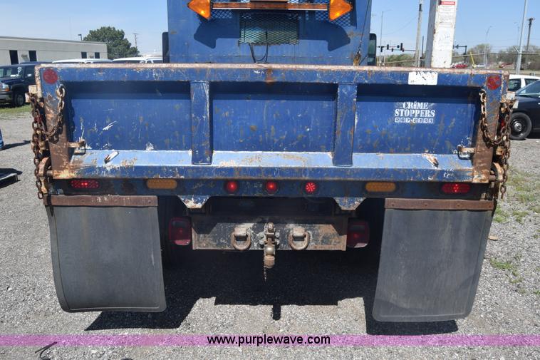 image for item L3778 2003 Chevrolet C4500 dump truck