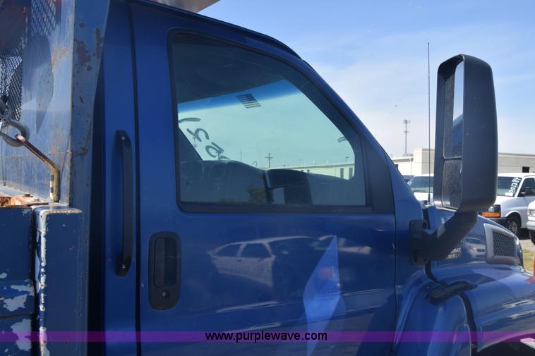 image for item L3778 2003 Chevrolet C4500 dump truck