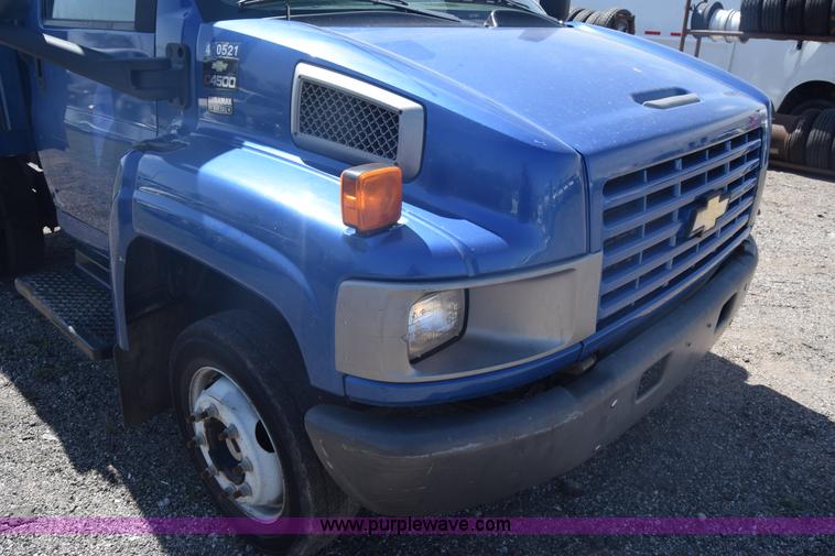 image for item L3778 2003 Chevrolet C4500 dump truck