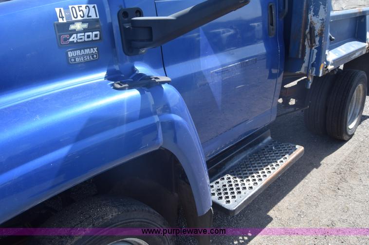 image for item L3778 2003 Chevrolet C4500 dump truck