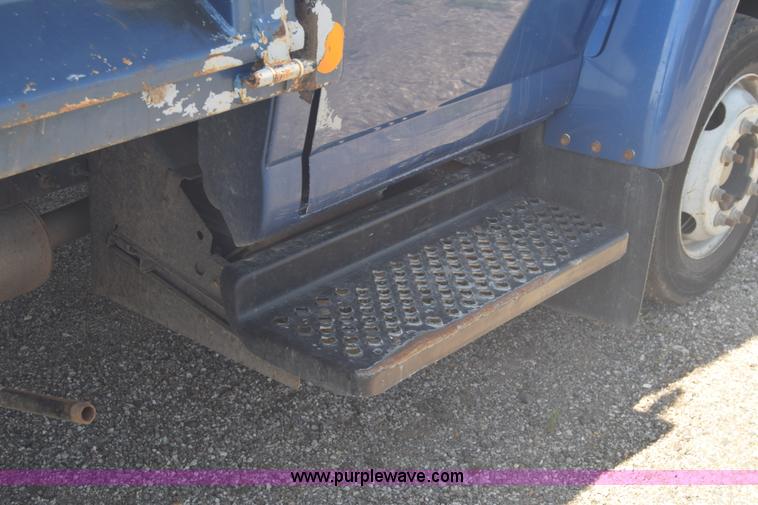 image for item L3778 2003 Chevrolet C4500 dump truck