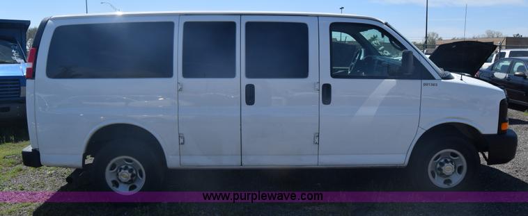 image for item L3779 2007 Chevrolet Express 2500 Cargo van