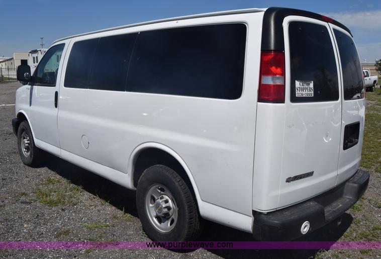 image for item L3779 2007 Chevrolet Express 2500 Cargo van