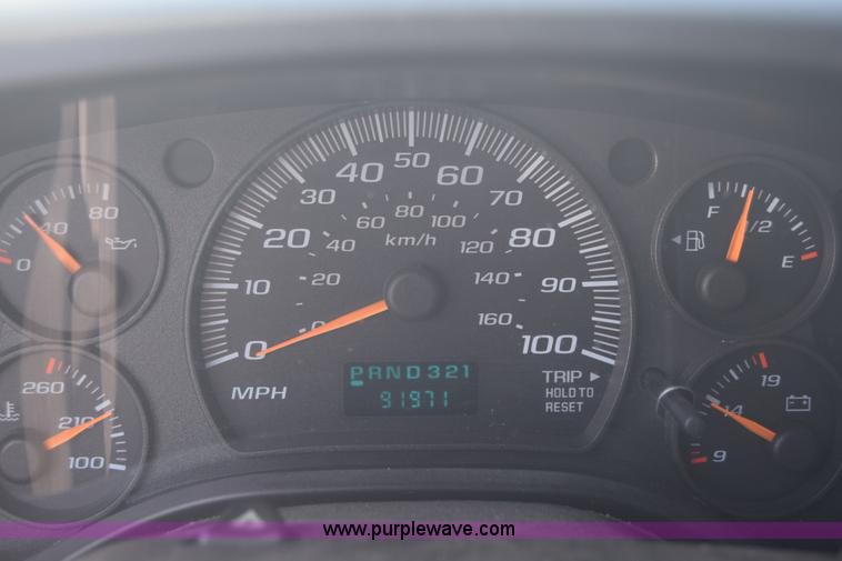 image for item L3779 2007 Chevrolet Express 2500 Cargo van