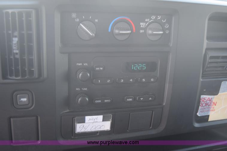 image for item L3779 2007 Chevrolet Express 2500 Cargo van