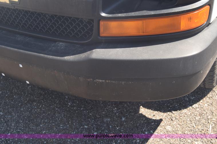 image for item L3779 2007 Chevrolet Express 2500 Cargo van