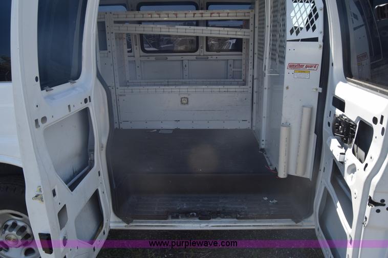 image for item L3779 2007 Chevrolet Express 2500 Cargo van