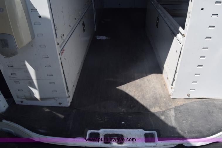 image for item L3779 2007 Chevrolet Express 2500 Cargo van