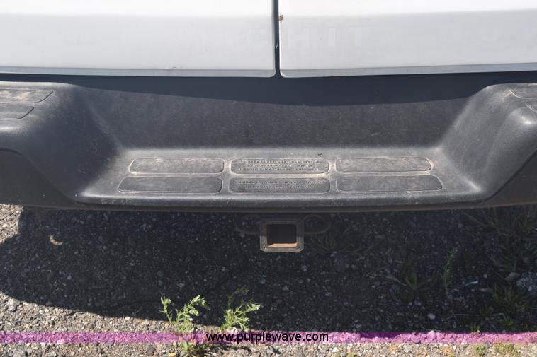 image for item L3779 2007 Chevrolet Express 2500 Cargo van