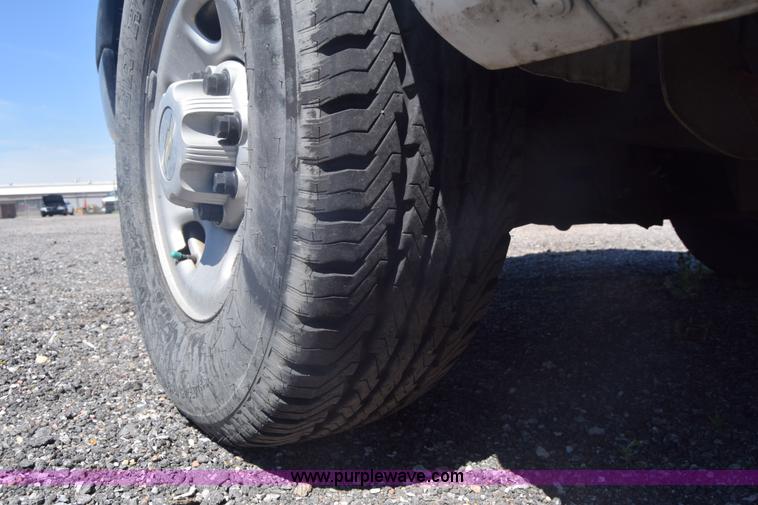 image for item L3779 2007 Chevrolet Express 2500 Cargo van