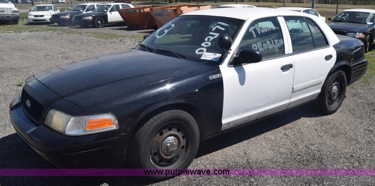 image for item L3780 2010 Ford Crown Victoria Police Interceptor