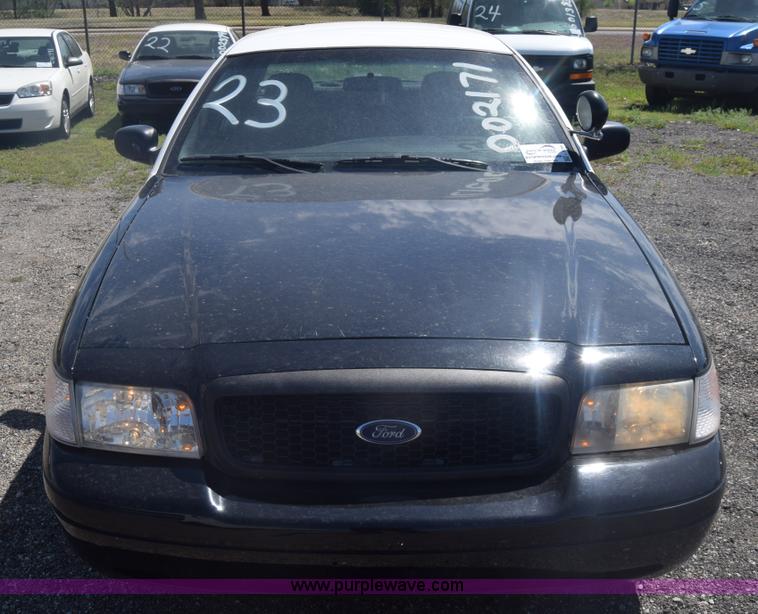 image for item L3780 2010 Ford Crown Victoria Police Interceptor
