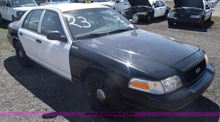 image for item L3780 2010 Ford Crown Victoria Police Interceptor
