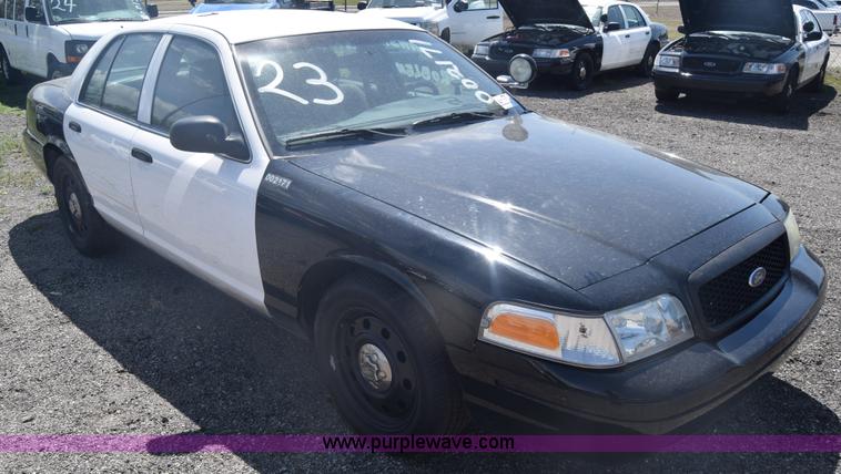 image for item L3780 2010 Ford Crown Victoria Police Interceptor