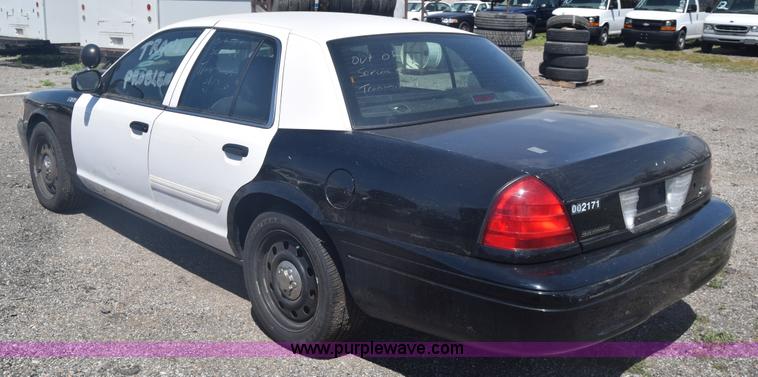 image for item L3780 2010 Ford Crown Victoria Police Interceptor