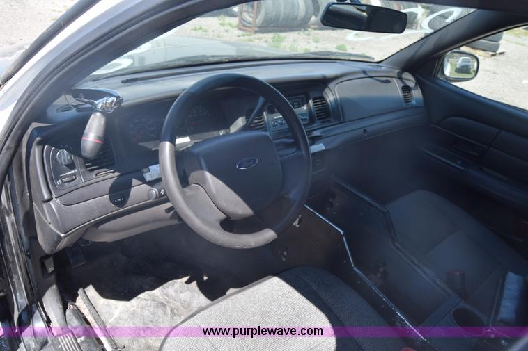 image for item L3780 2010 Ford Crown Victoria Police Interceptor