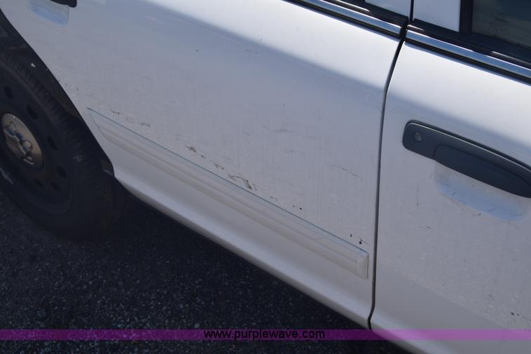 image for item L3780 2010 Ford Crown Victoria Police Interceptor