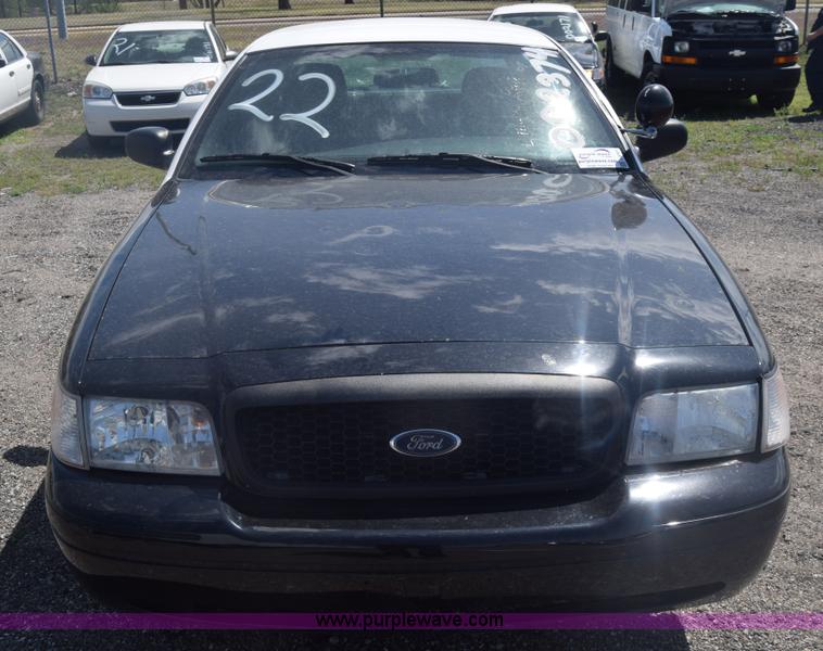 image for item L3781 2011 Ford Crown Victoria Police Interceptor