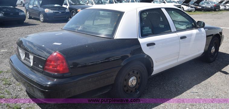 image for item L3781 2011 Ford Crown Victoria Police Interceptor