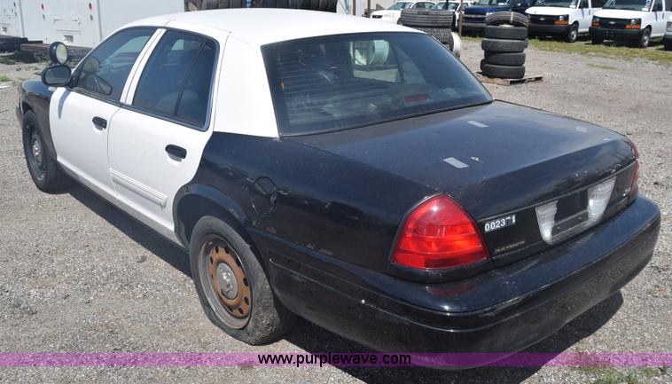 image for item L3781 2011 Ford Crown Victoria Police Interceptor