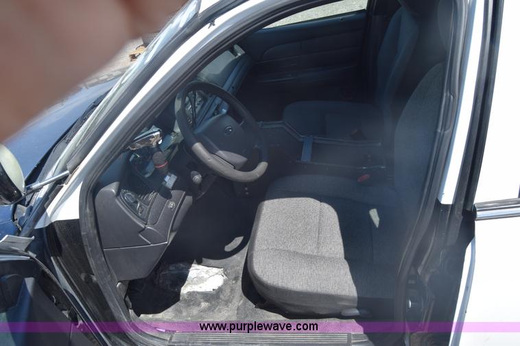 image for item L3781 2011 Ford Crown Victoria Police Interceptor