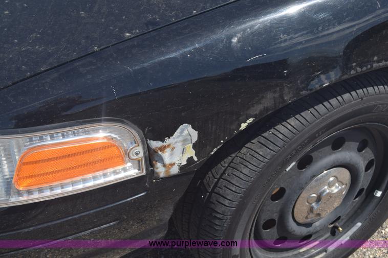 image for item L3781 2011 Ford Crown Victoria Police Interceptor