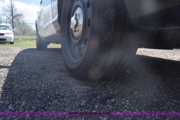 image for item L3781 2011 Ford Crown Victoria Police Interceptor