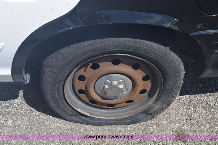 image for item L3781 2011 Ford Crown Victoria Police Interceptor