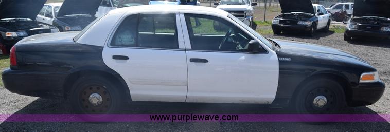 image for item L3783 2009 Ford Crown Victoria Police Interceptor