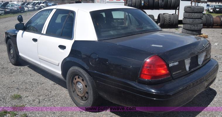 image for item L3783 2009 Ford Crown Victoria Police Interceptor