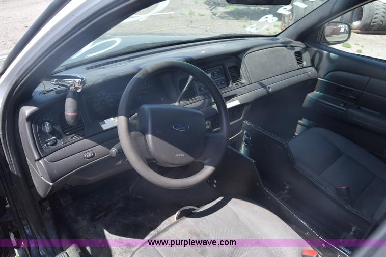 image for item L3783 2009 Ford Crown Victoria Police Interceptor