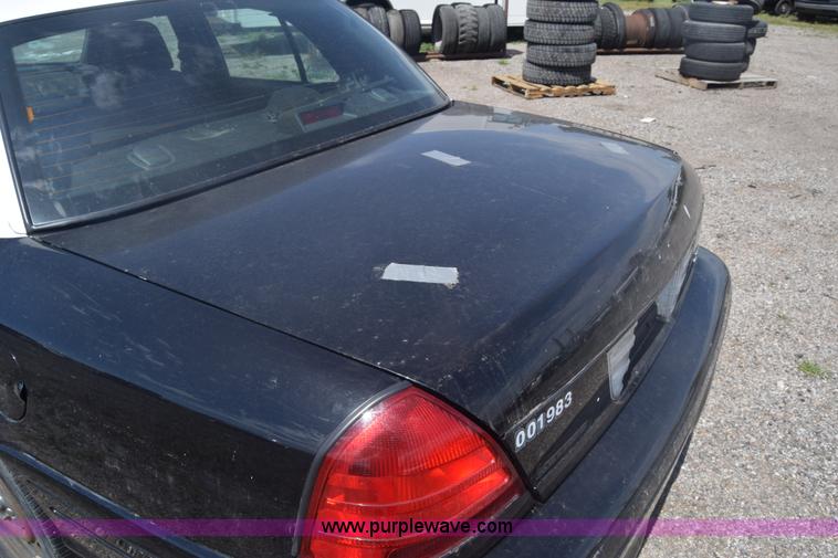 image for item L3783 2009 Ford Crown Victoria Police Interceptor