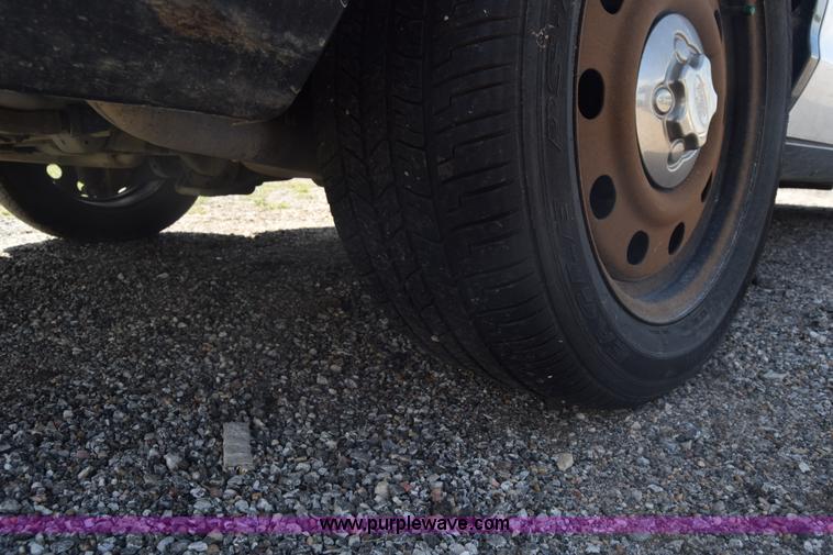 image for item L3783 2009 Ford Crown Victoria Police Interceptor