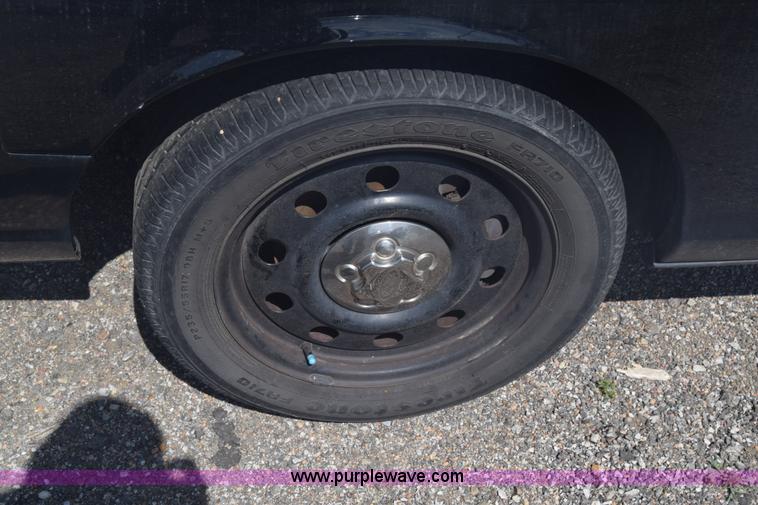 image for item L3783 2009 Ford Crown Victoria Police Interceptor