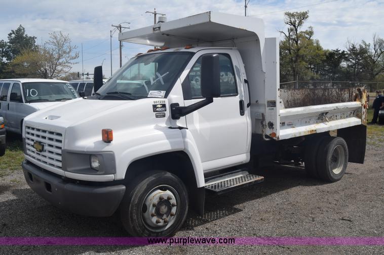 image for item L3789 2006 Chevrolet C4500 dump truck