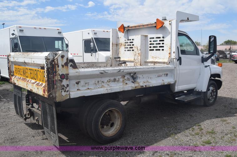 image for item L3789 2006 Chevrolet C4500 dump truck