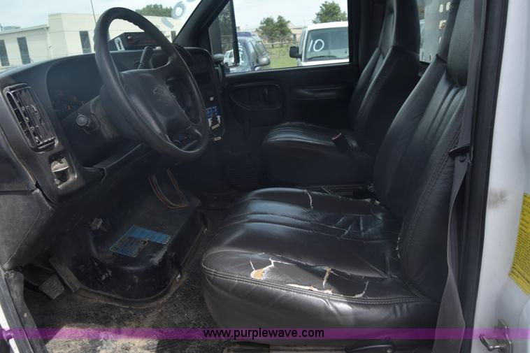 image for item L3789 2006 Chevrolet C4500 dump truck