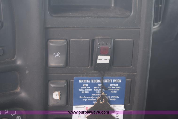 image for item L3789 2006 Chevrolet C4500 dump truck