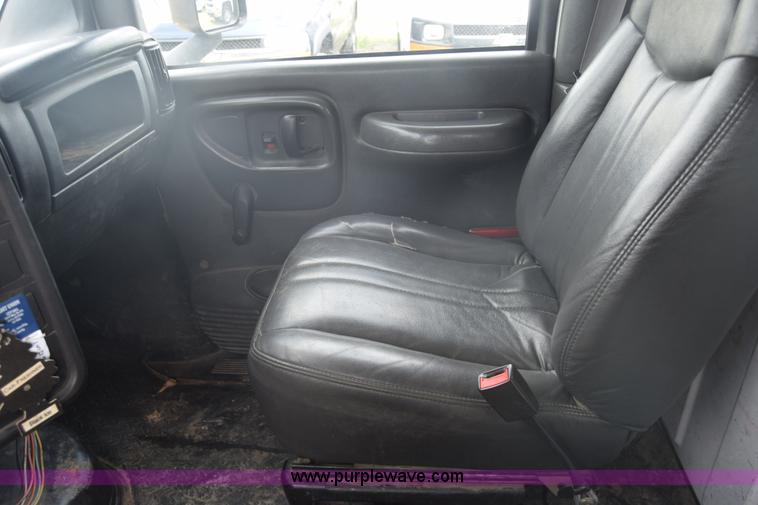 image for item L3789 2006 Chevrolet C4500 dump truck